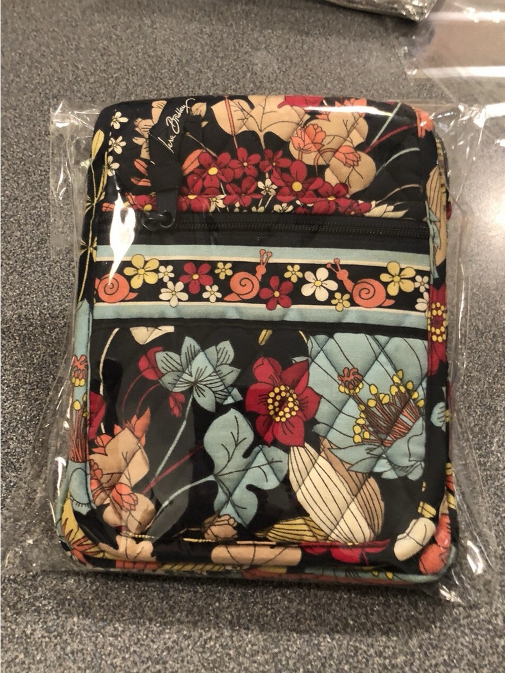 Vera Bradley ‘Happy Snails’ Crossbody Cotton Quilted 8”x6”x1” Retired